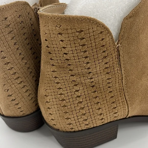 KENSIE Gianna Women’s Size 6.5 Booties Color Sand New In Box - Picture 12 of 16